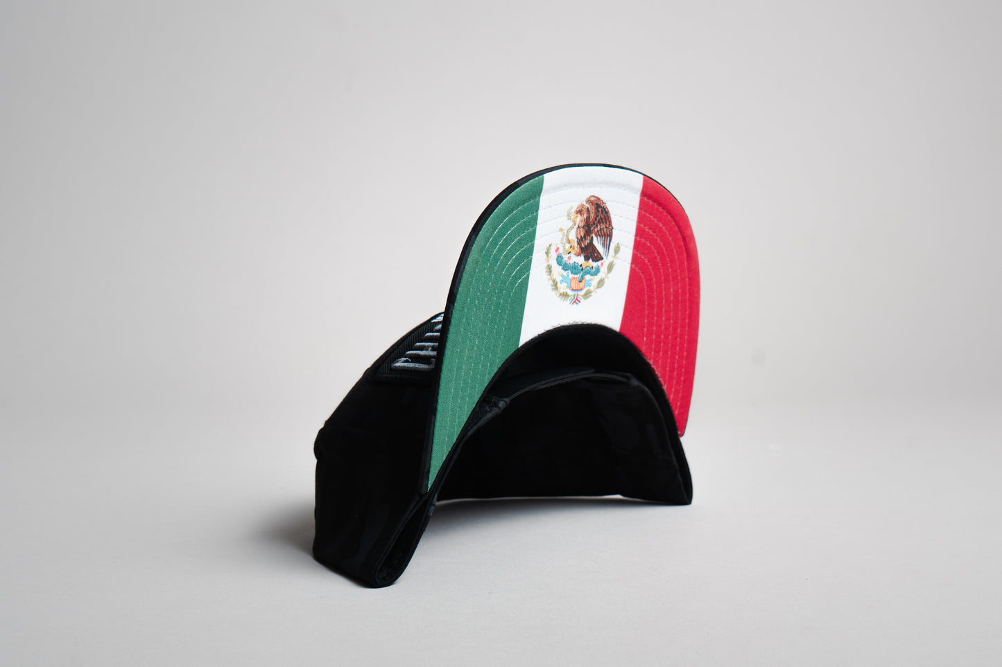 Gorra Chingonsote Plata plana bandera