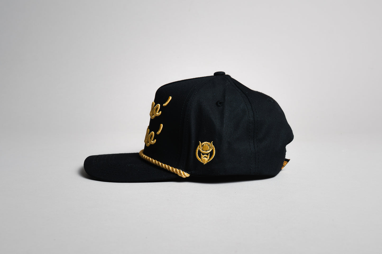 Gorra mao' meno' Oro