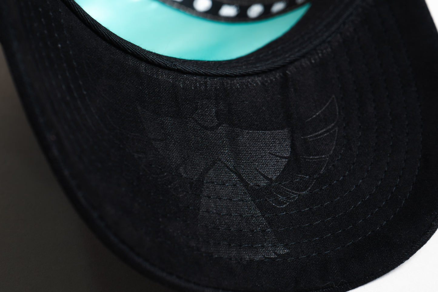 El Vikingo Tribú- LIVE FREE- Snapback