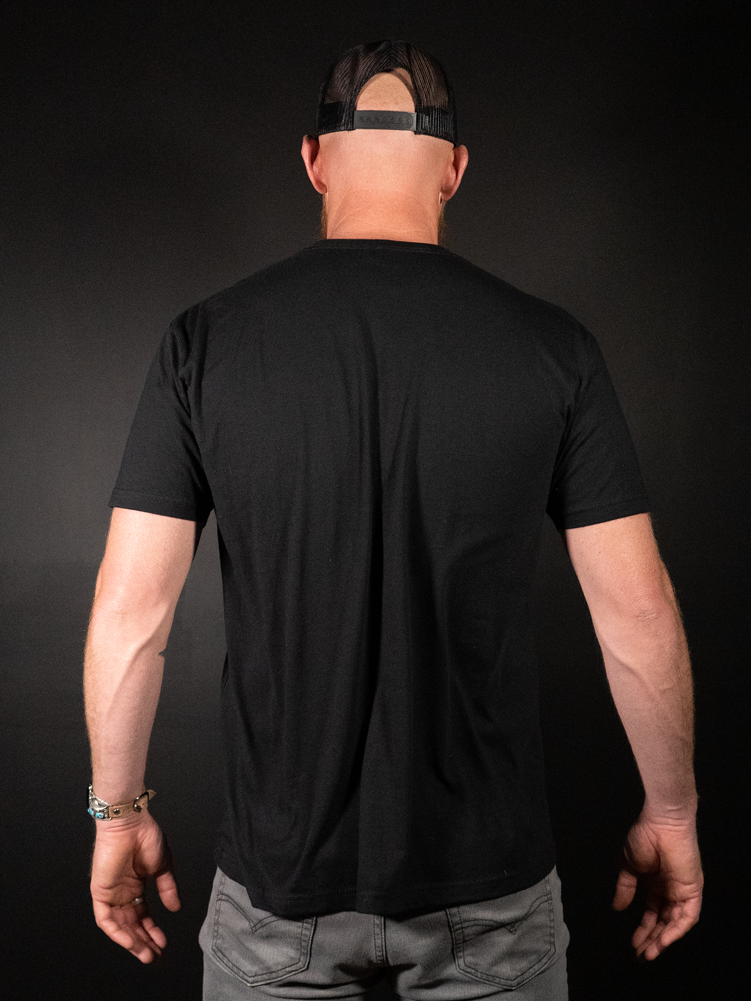 Camiseta Mao' Meno' (Negra)